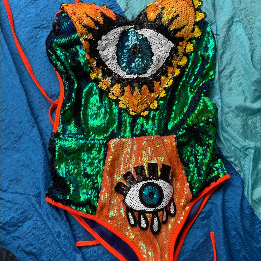 SEXY Sequin Eye Design Festival Outfit